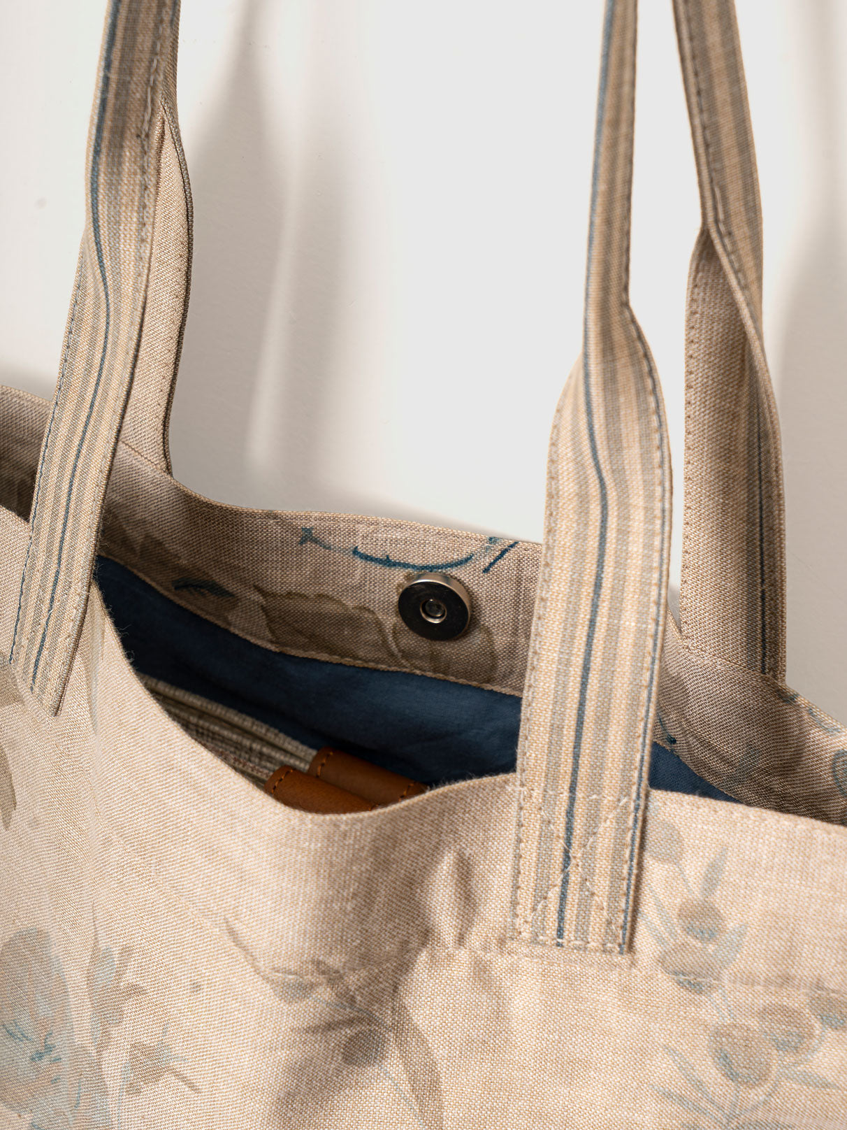 Lueur Bleue Tote Contrast Living