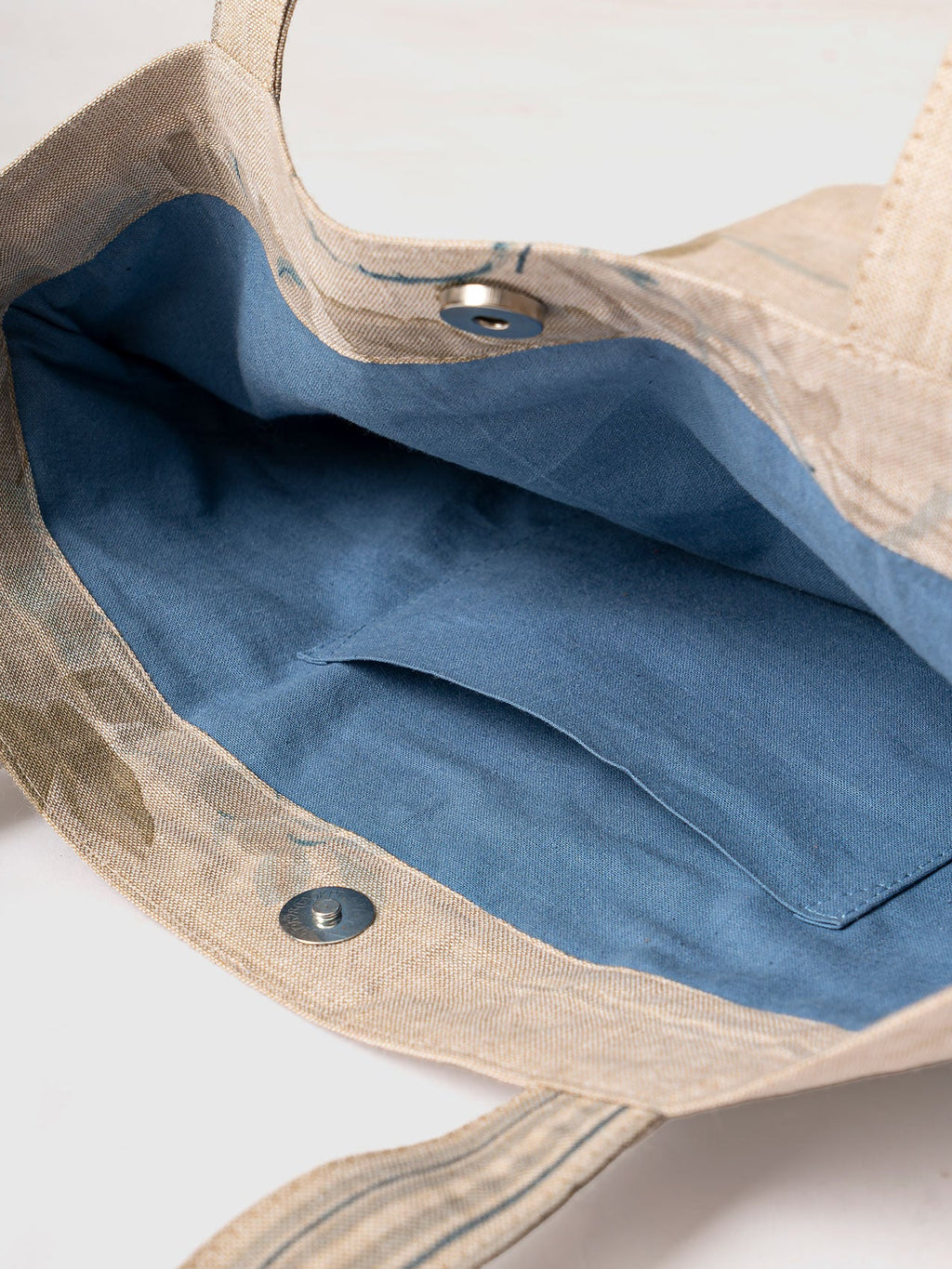 Lueur Bleue Tote Contrast Living