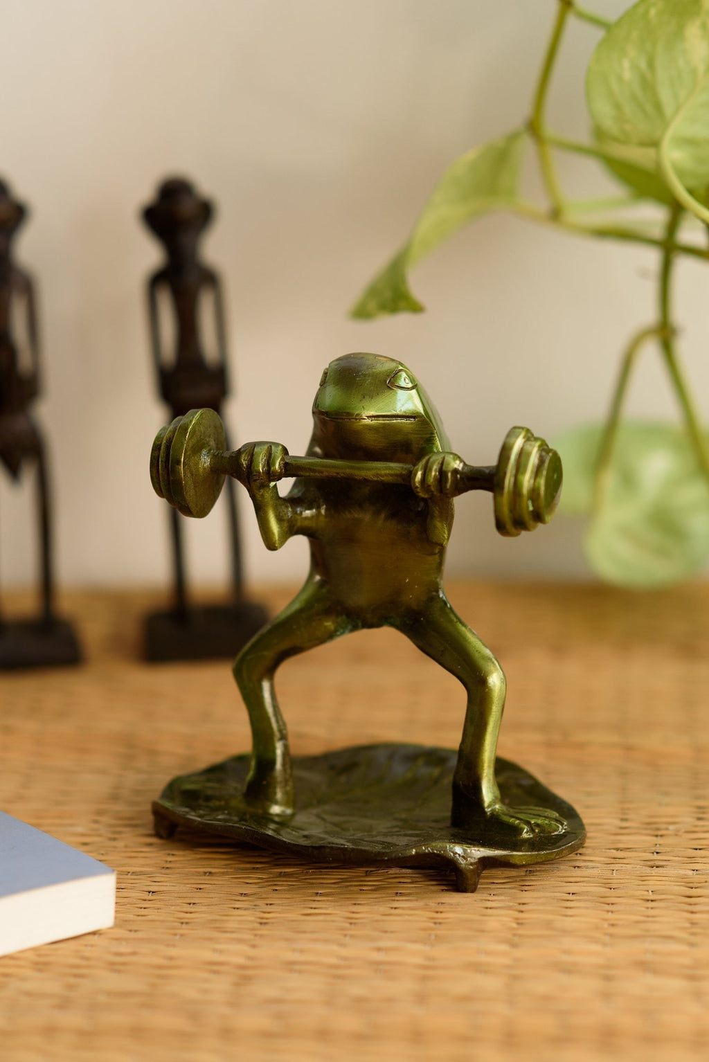 Decorative Brass Bodybuilder Frog Figurine Kafalo
