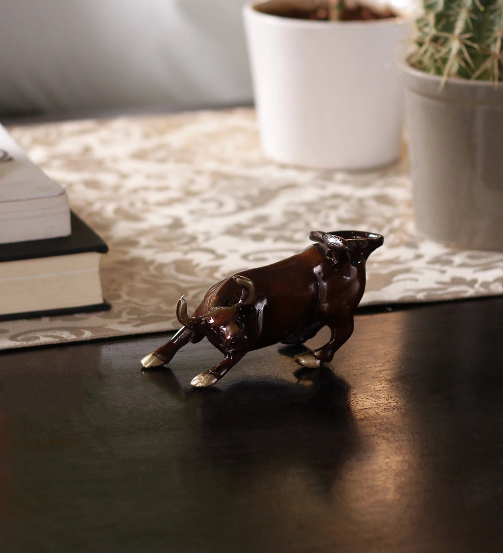 Brown Brass charging bull statue Animal Figurines Kafalo