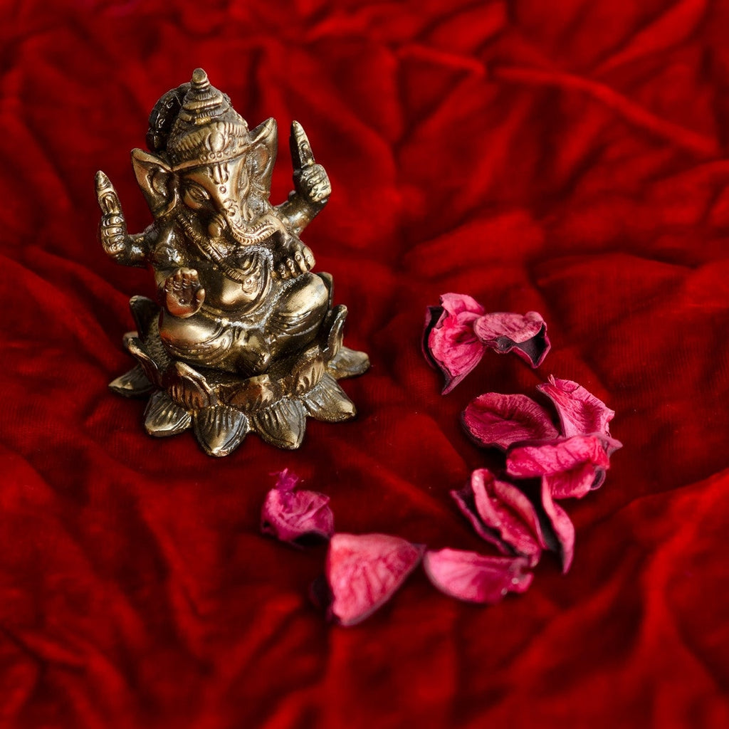 Antique Finish Brass Lord Ganesha Idol On Lotus Flower Kafalo