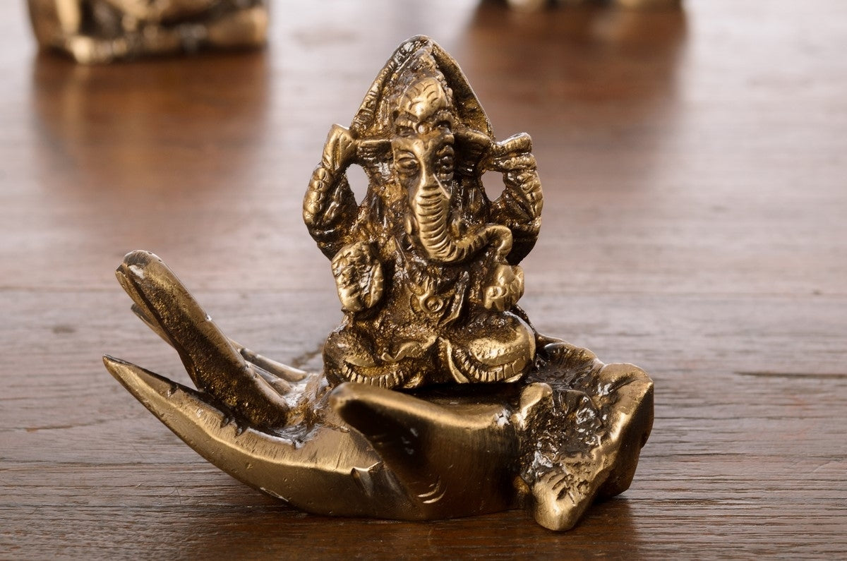 Golden Brass Lord Ganesha Idol On Palm Kafalo