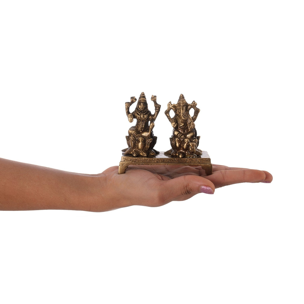 Brass Laxmi Ganesha Idols On Lotus Base Kafalo