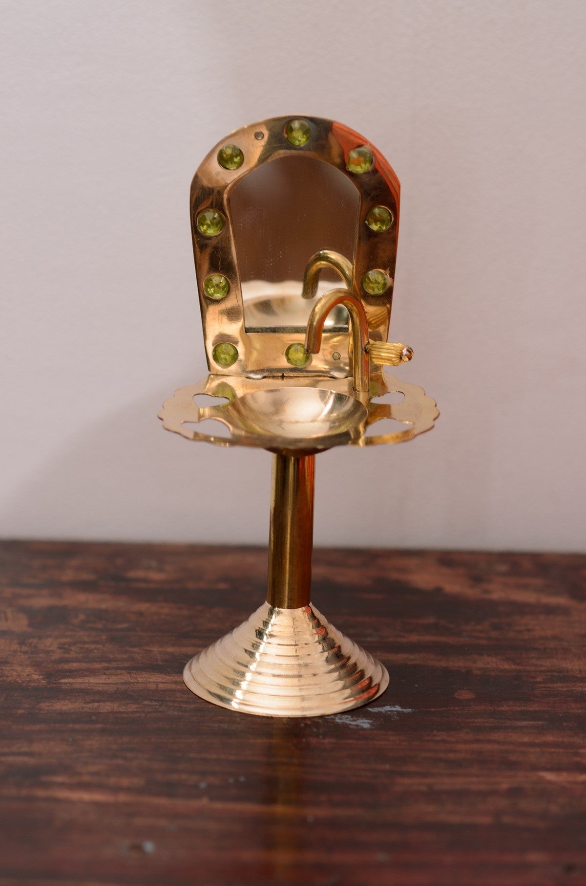 Brass Antique Wash Basin Showpiece Kafalo