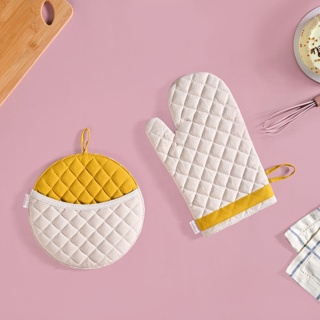Baker Mode Apron Mitten Pot Holder Set Of 3 Nestasia