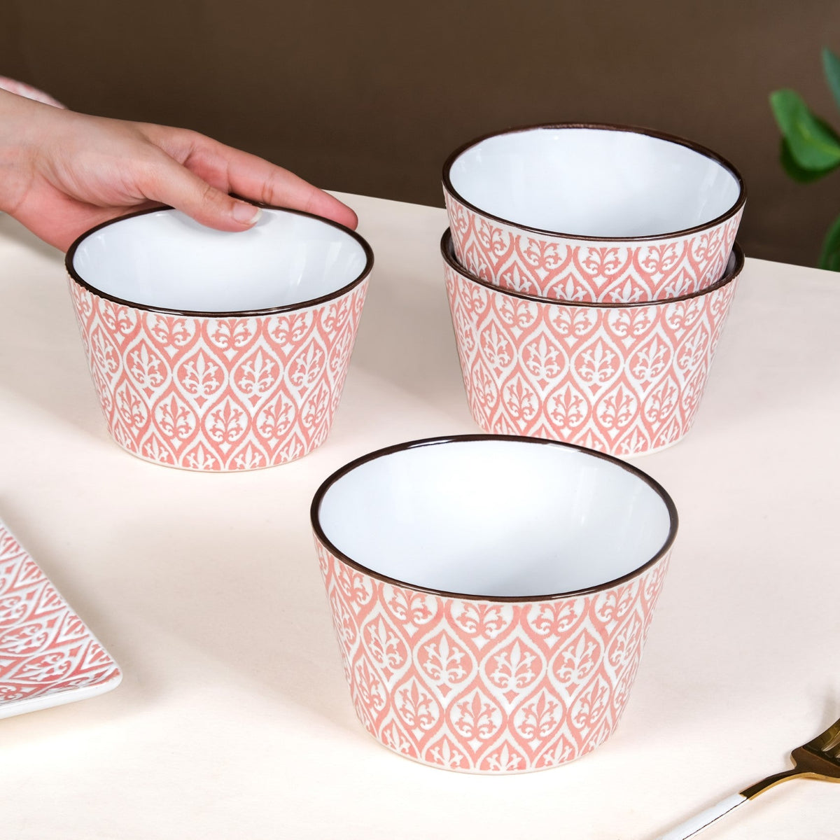 Baroque Pink 16 Piece Ceramic Dinner Set For 4 Nestasia