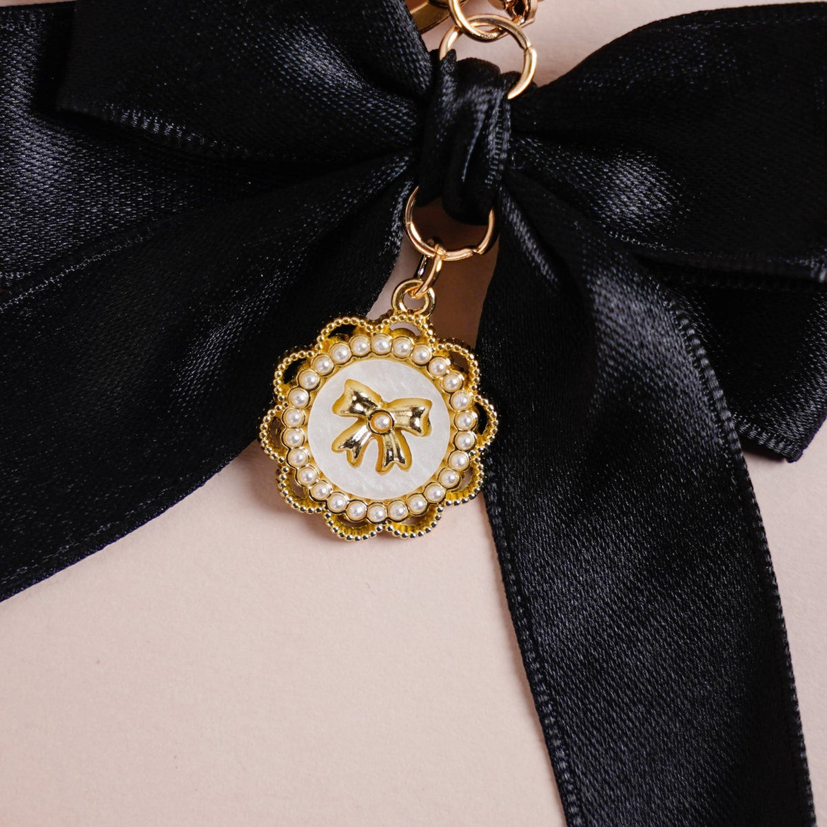 Black Beauty Bow Charm Keychain Nestasia