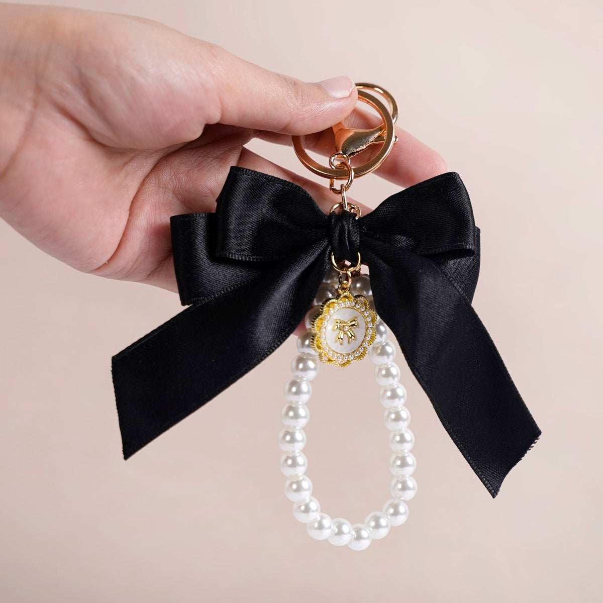 Black Beauty Bow Charm Keychain Nestasia