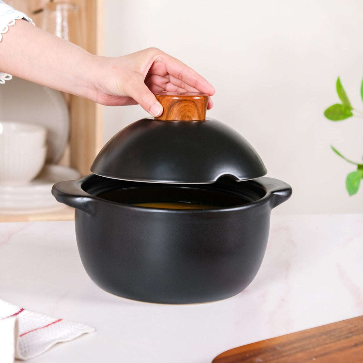 Maison Black Ceramic Clay Pot For Cooking 2200ml Nestasia