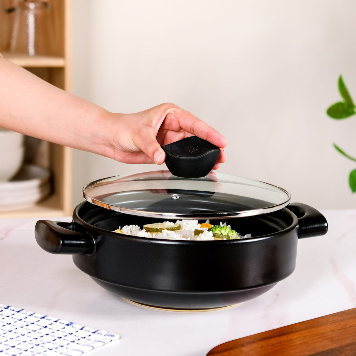 Classic Black Korean Ceramic Cooking Pot 2000ml Nestasia