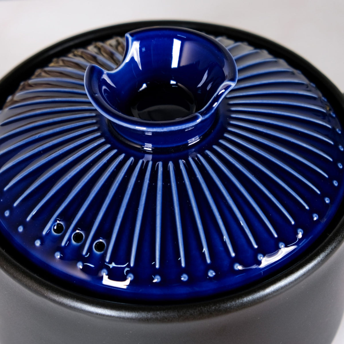 Lumea Ceramic Cooking Pot With Deep Blue Lid 2600ml Nestasia
