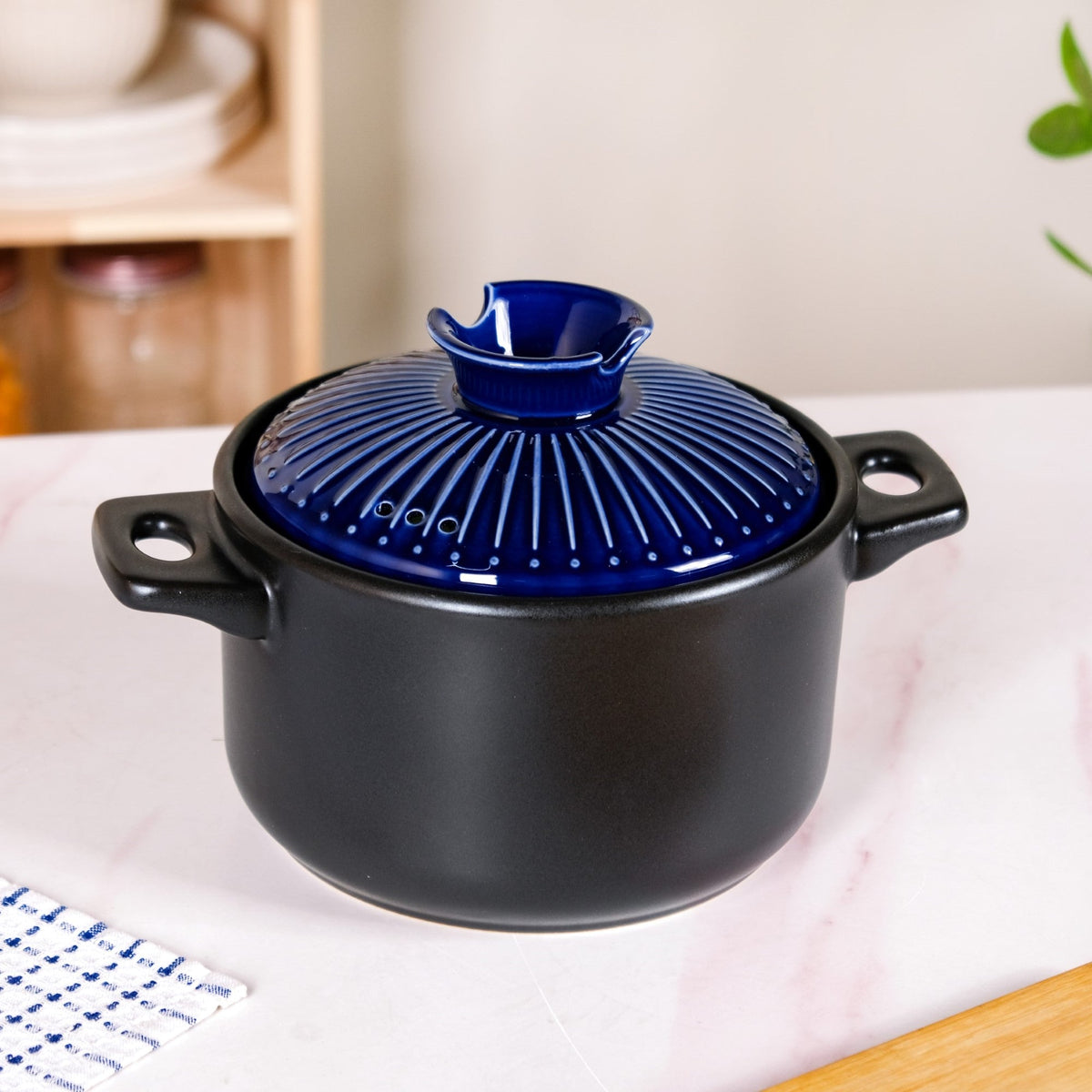 Lumea Ceramic Cooking Pot With Deep Blue Lid 2600ml Nestasia