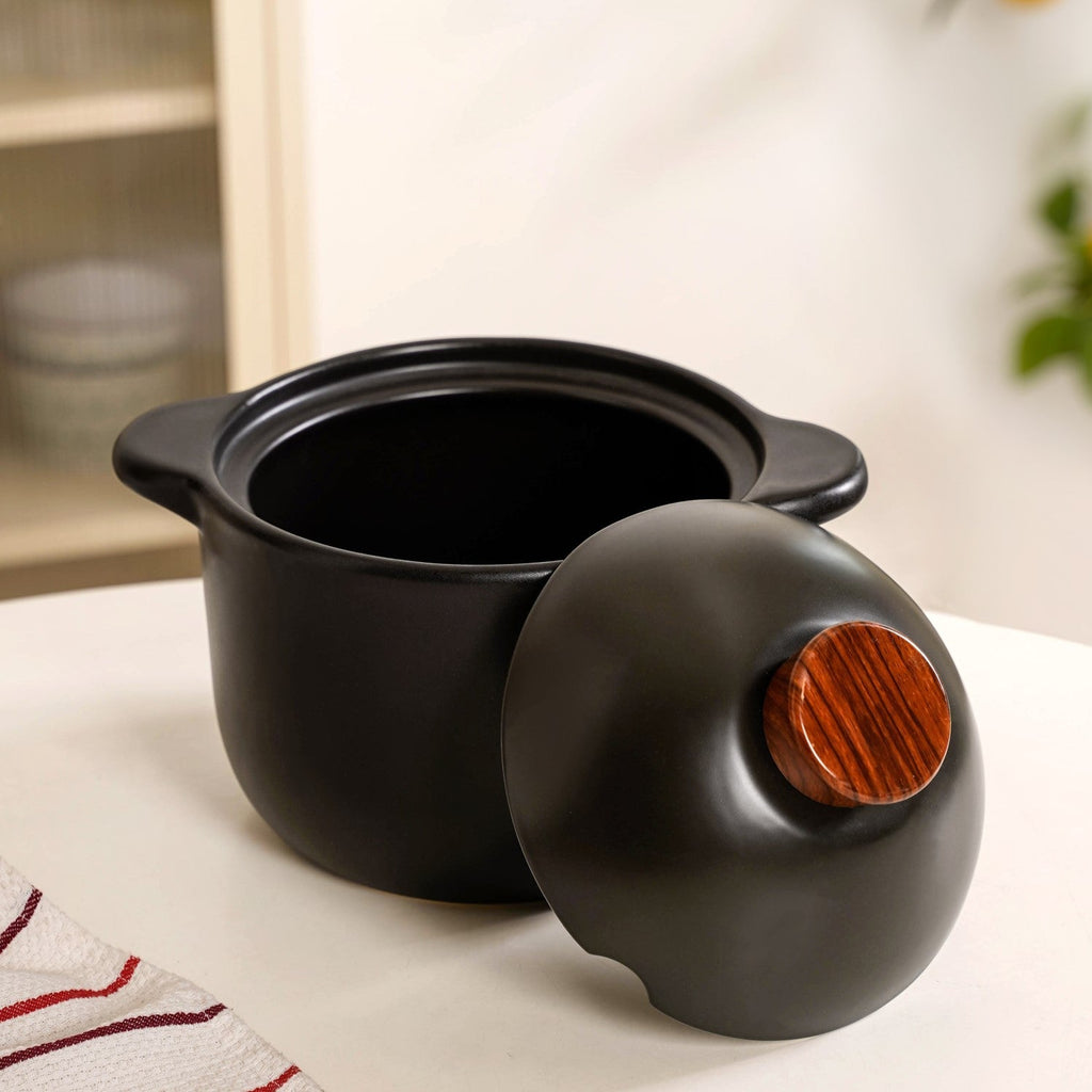 Maison Black Ceramic Cooking Pot With Lid 3700ml Nestasia