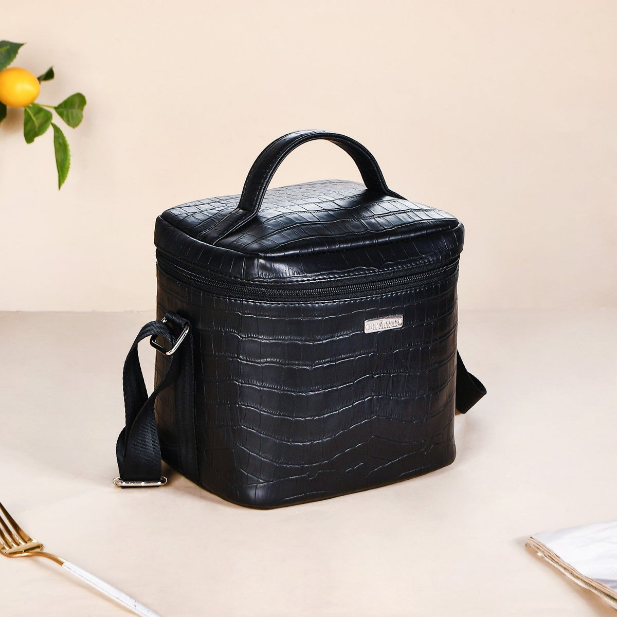 Classic Luxury Insulated Lunch Bag Black Nestasia