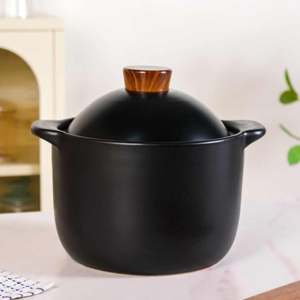 Maison Black Glazed Cooking Pot With Lid 5800ml Nestasia