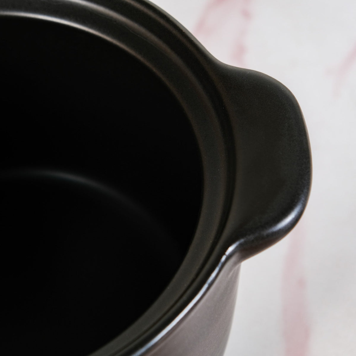 Maison Black Glazed Cooking Pot With Lid 5800ml Nestasia