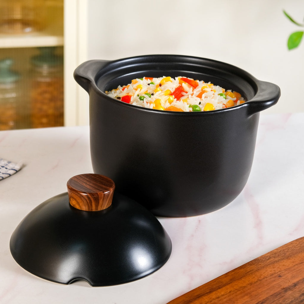 Maison Black Glazed Cooking Pot With Lid 5800ml Nestasia