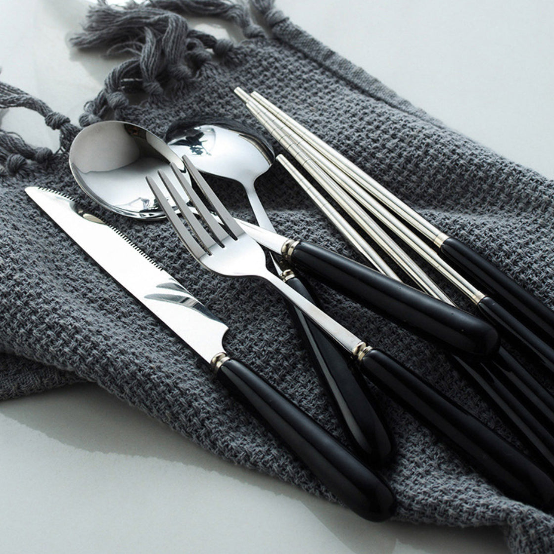 Black Cutlery Nestasia