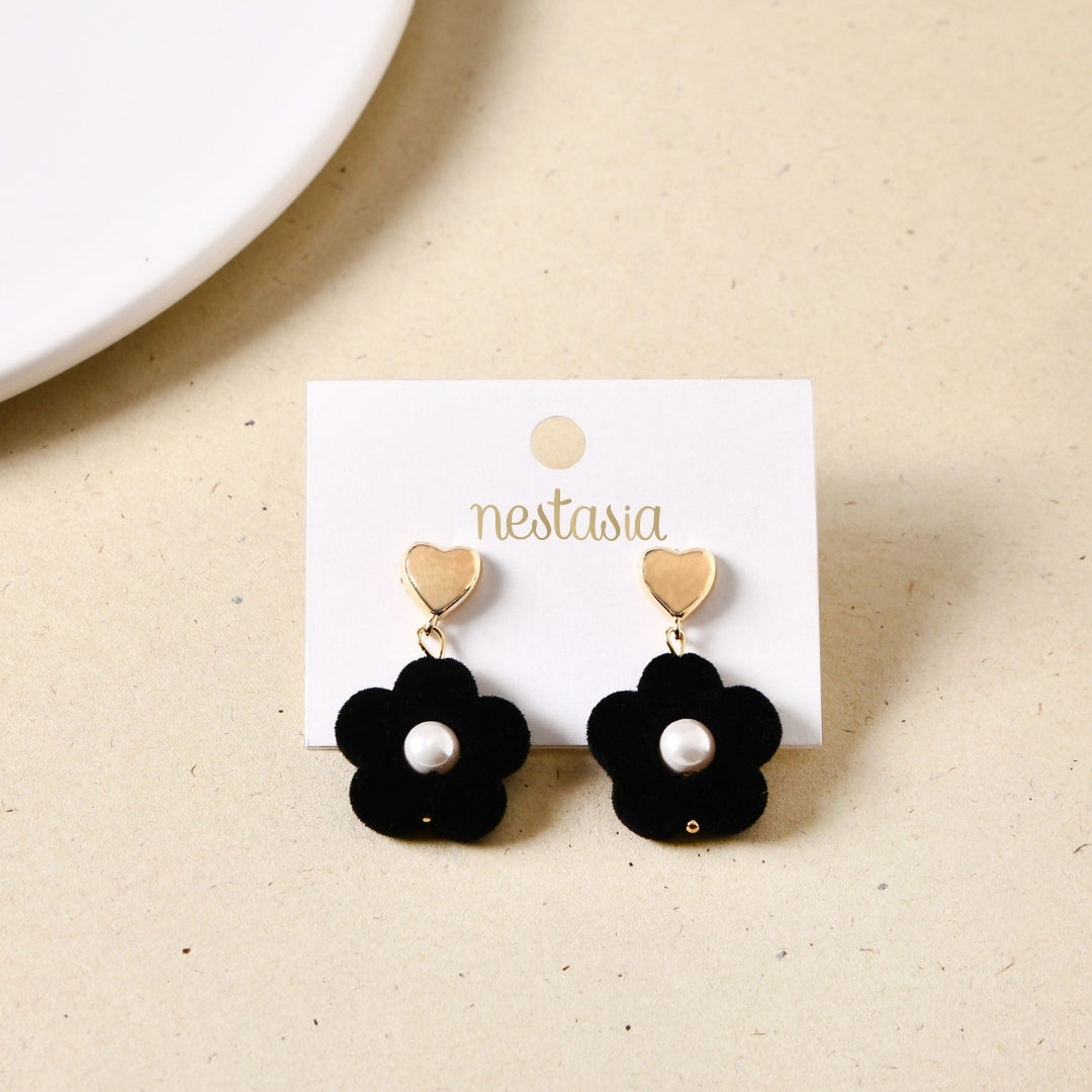 Black Flower Pearl Danglers Nestasia