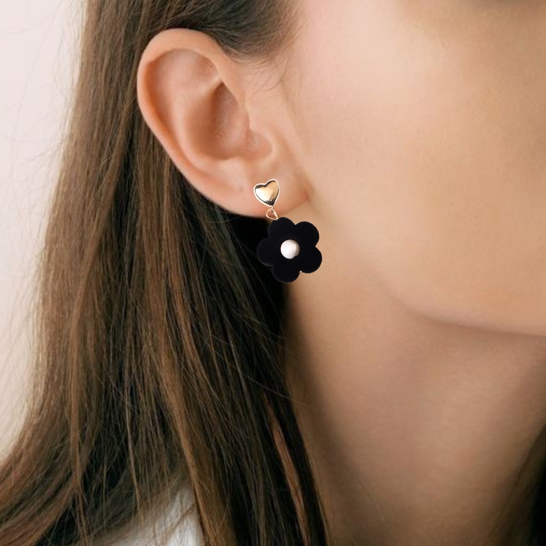 Black Flower Pearl Danglers Nestasia