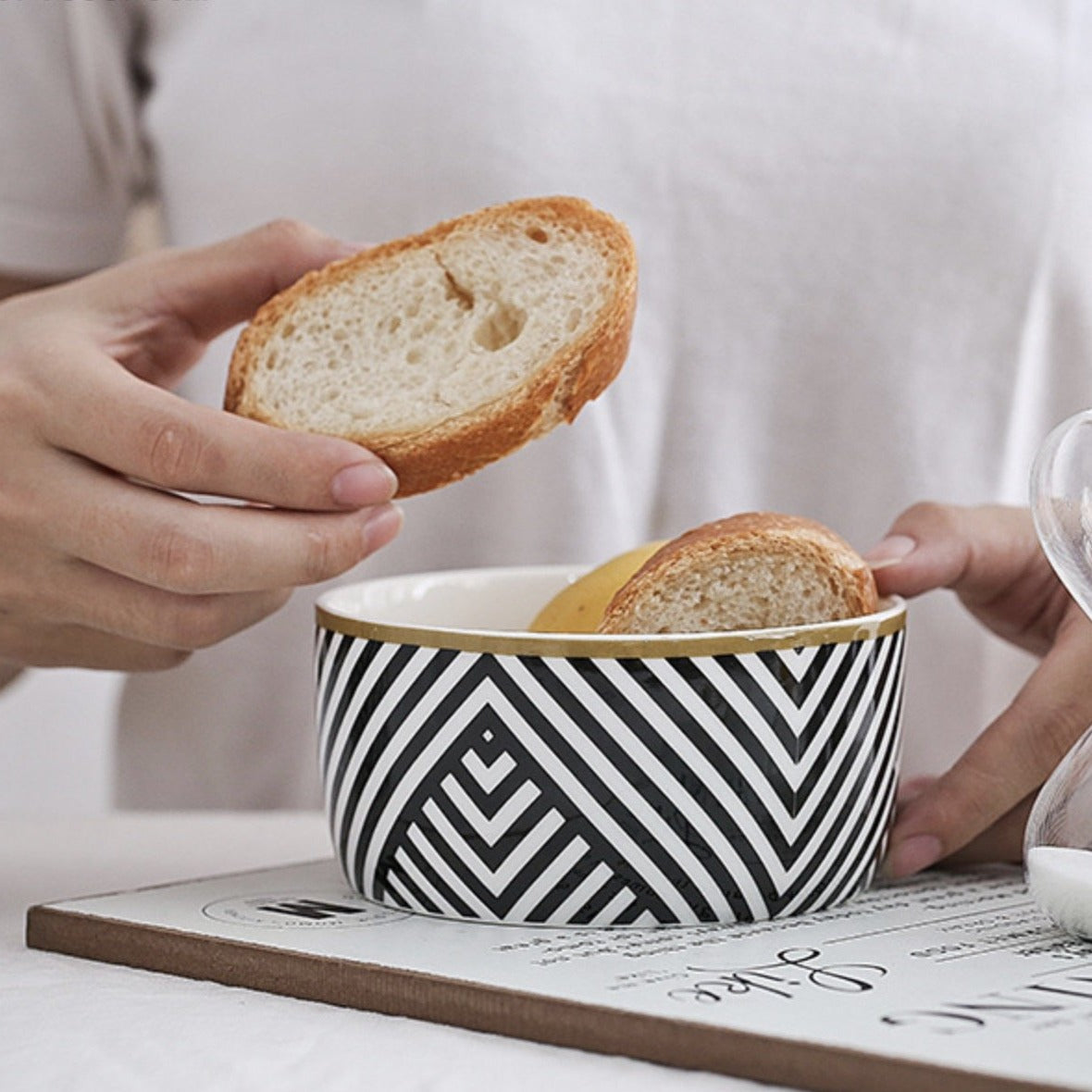 Black and White Bowl 400 ml Nestasia