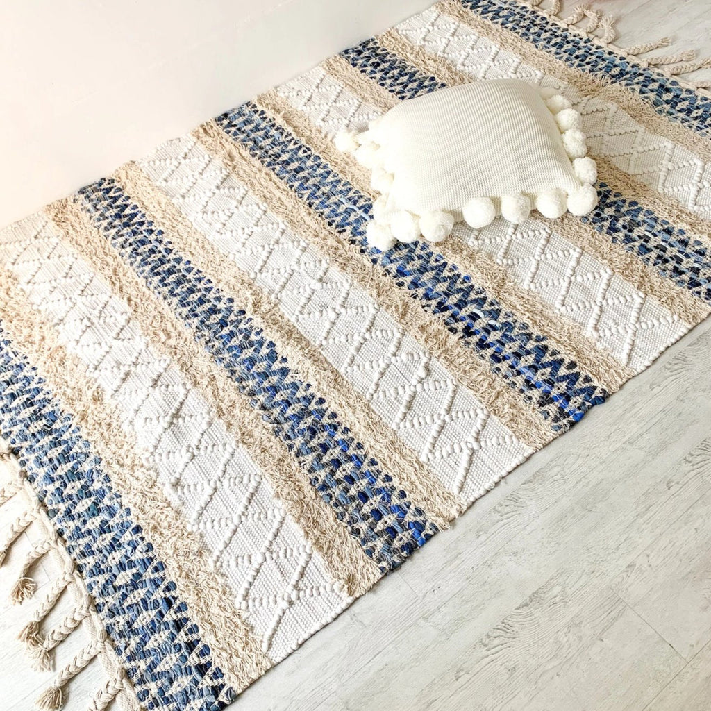 BOHO Ivy Hand Woven Rug - White and Blue Nestasia