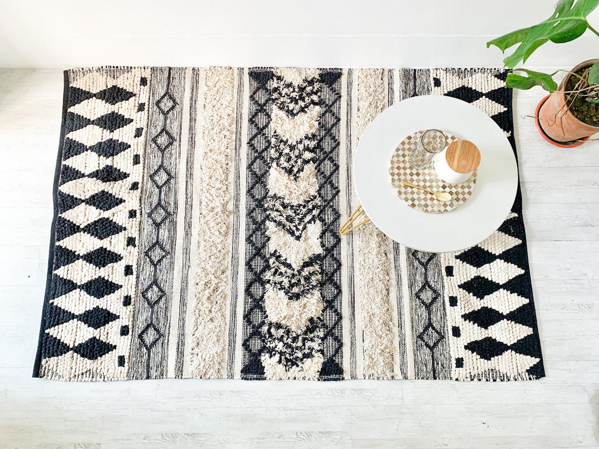 BOHO Avery Hand Woven Rug - Black & Beige Nestasia