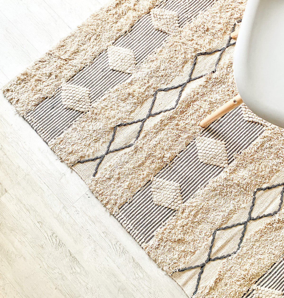 BOHO Harper Handwoven Rug - White & Grey Nestasia