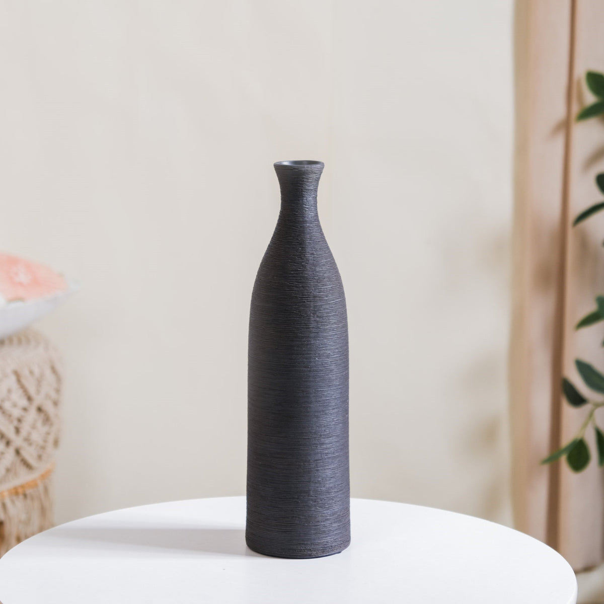 Earthy Black Pottery Ceramic Vase Nestasia