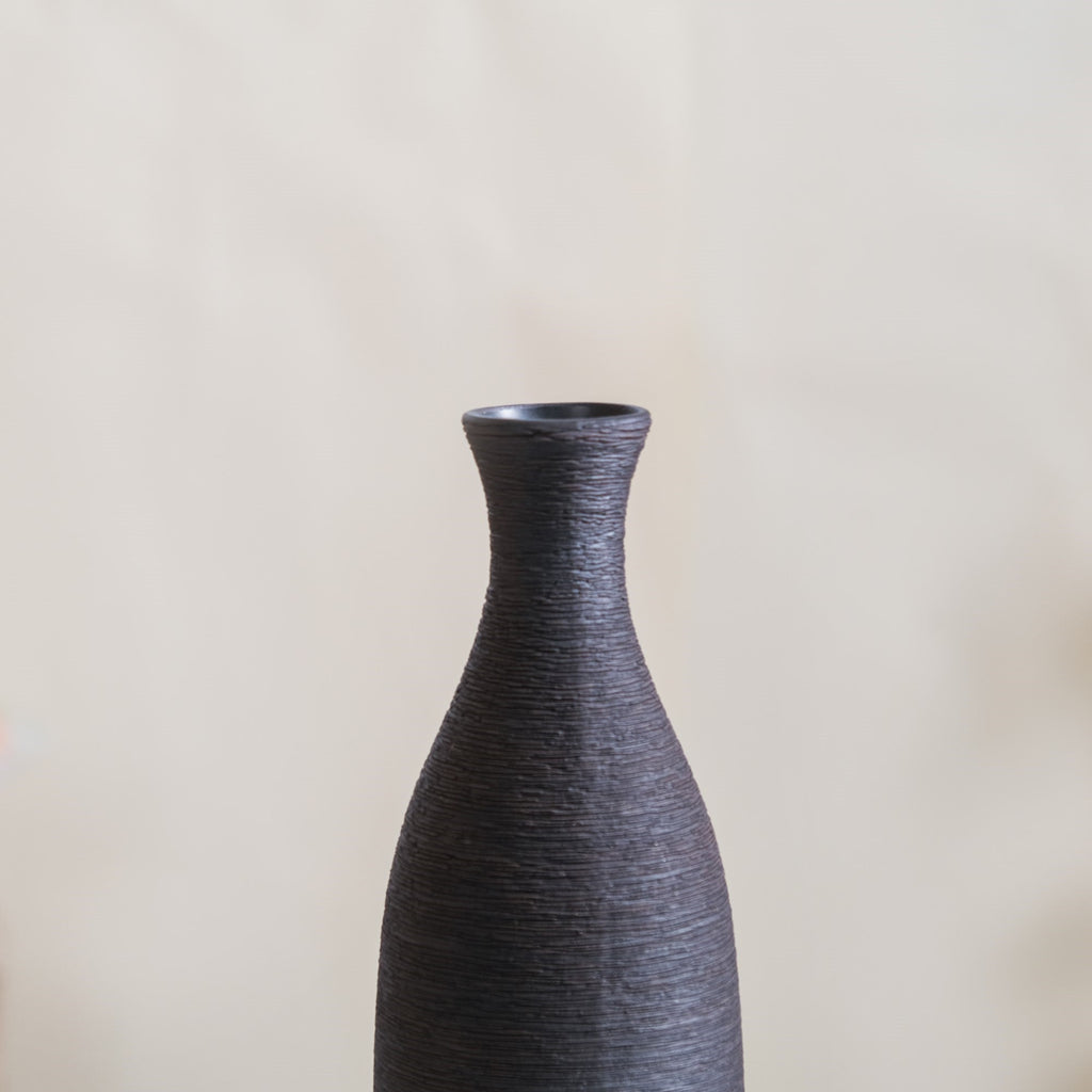 Earthy Black Pottery Ceramic Vase Nestasia