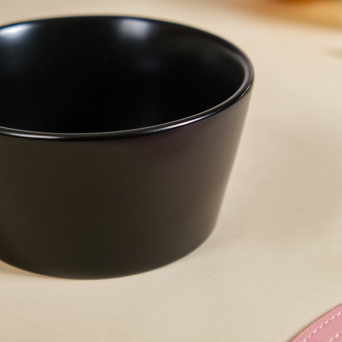 Ceramic Bowl With Handle Black 450 ml Nestasia