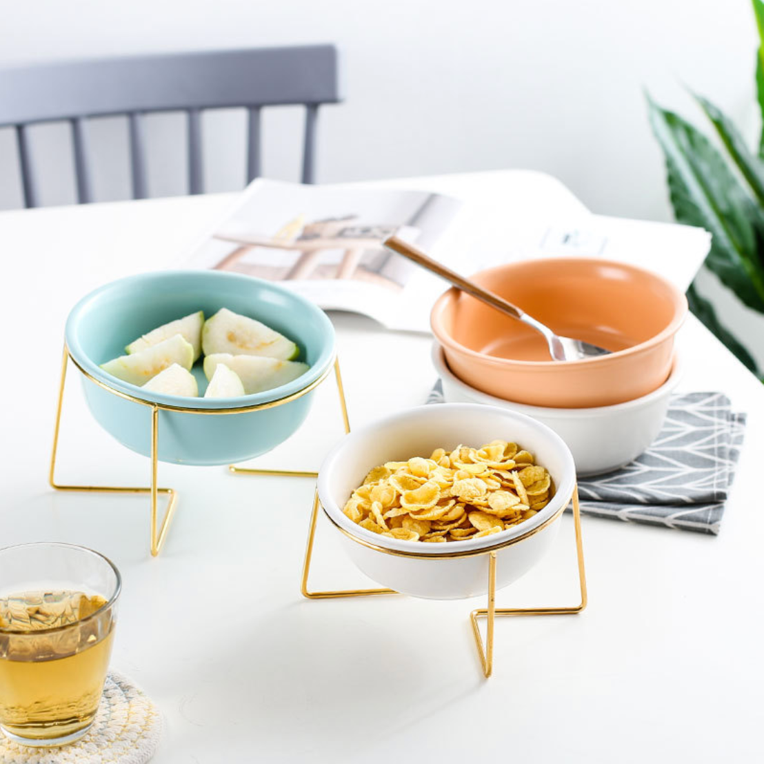 Ceramic Bowl With Metal Stand Peach 800 ml Nestasia