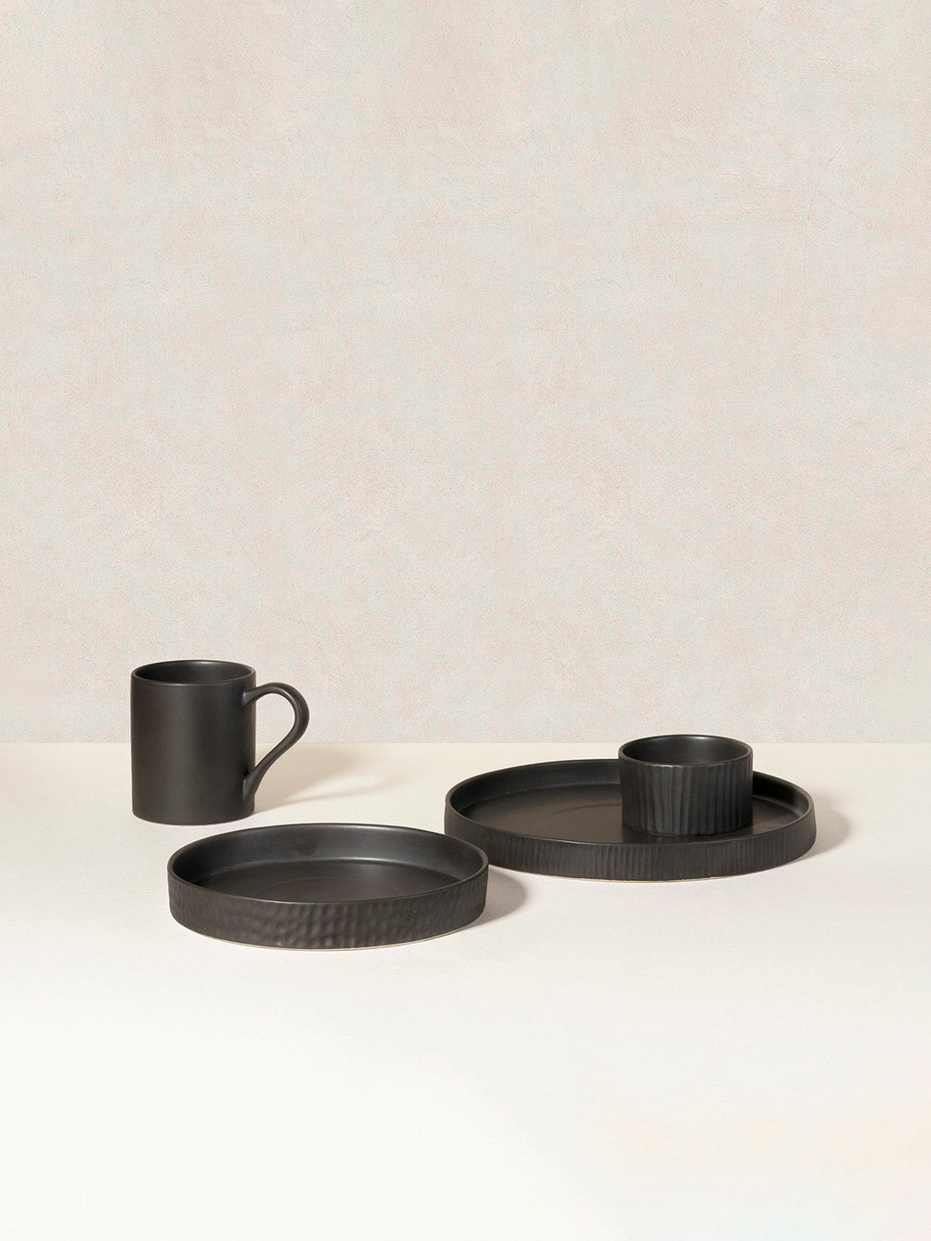 True Black Dinnerware Set Contrast Living