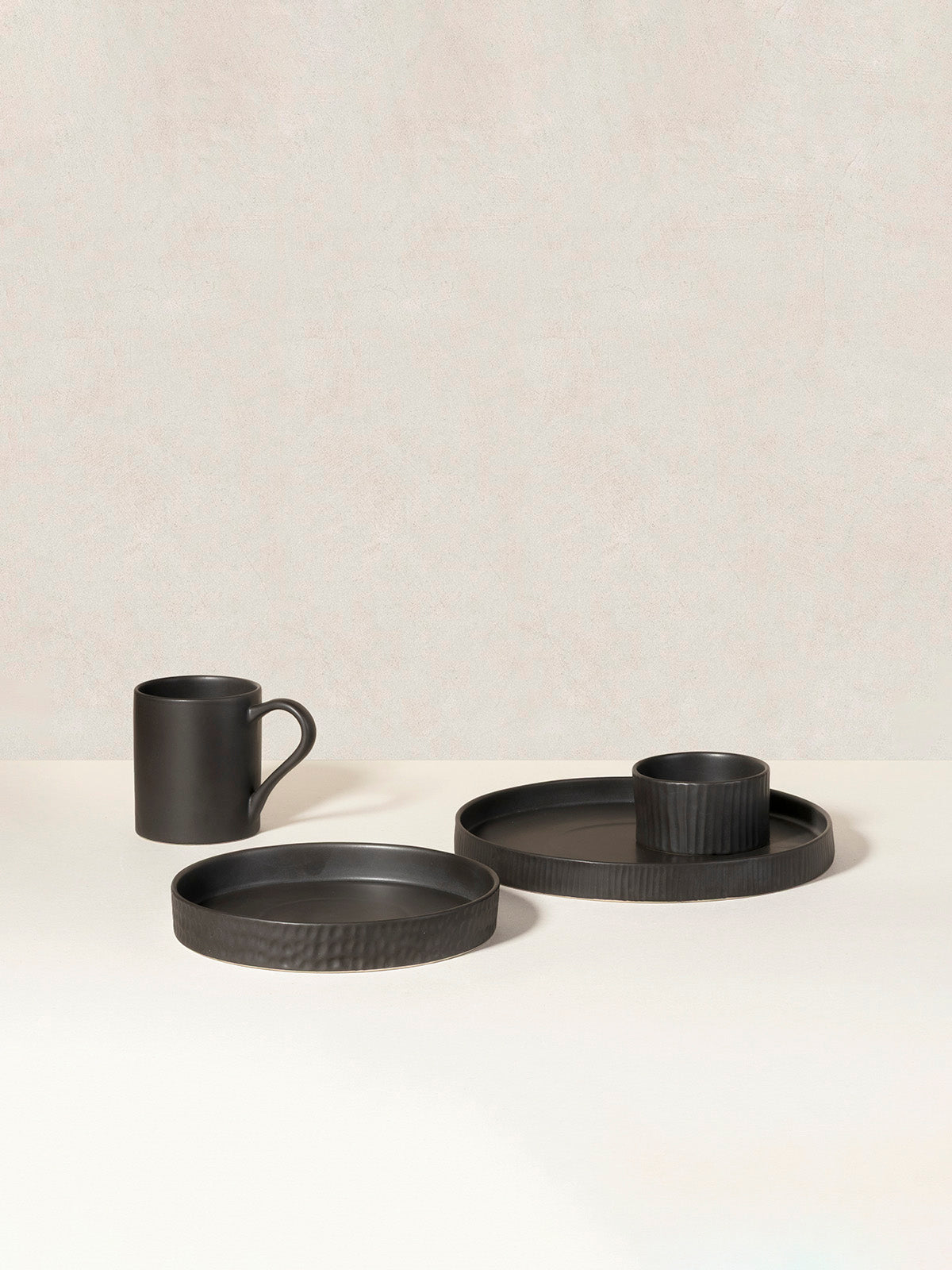 True Black Dinnerware Set Contrast Living