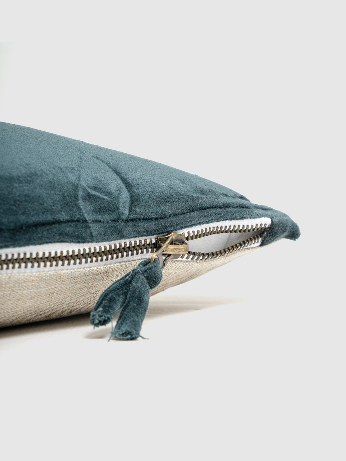Samaila Cushion Covers with Filler Set of 2 Contrast Living