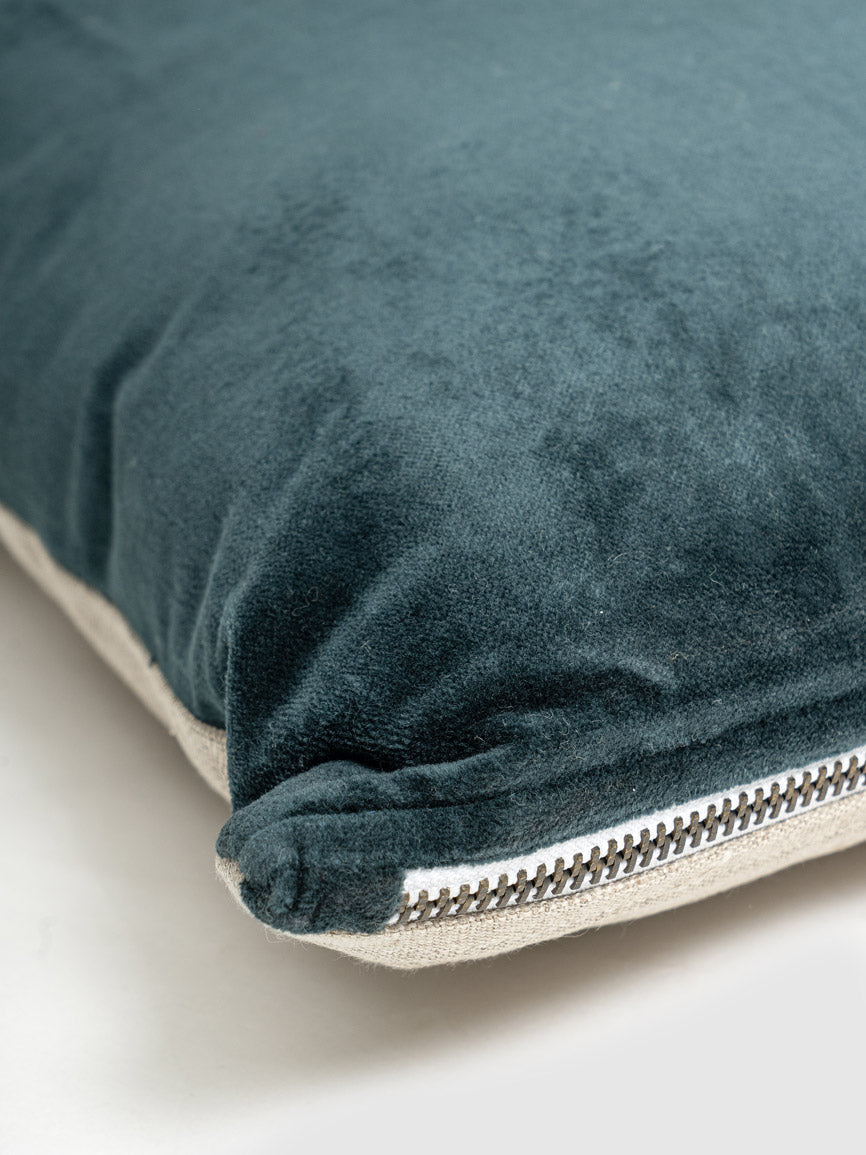 Samaila Cushion Covers with Filler Set of 2 Contrast Living