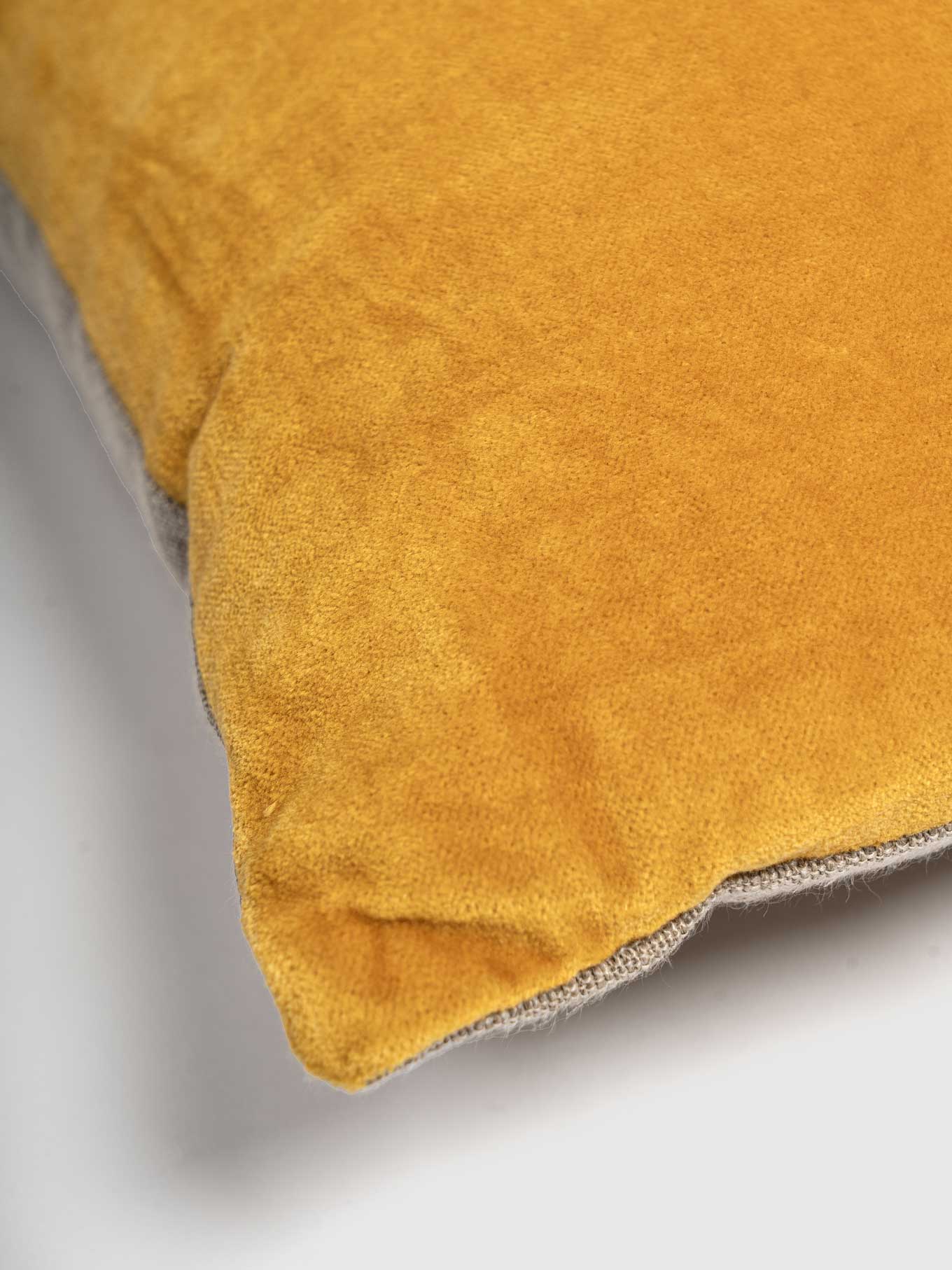 Gogor Cushion Covers with Filler Set of 2 Contrast Living