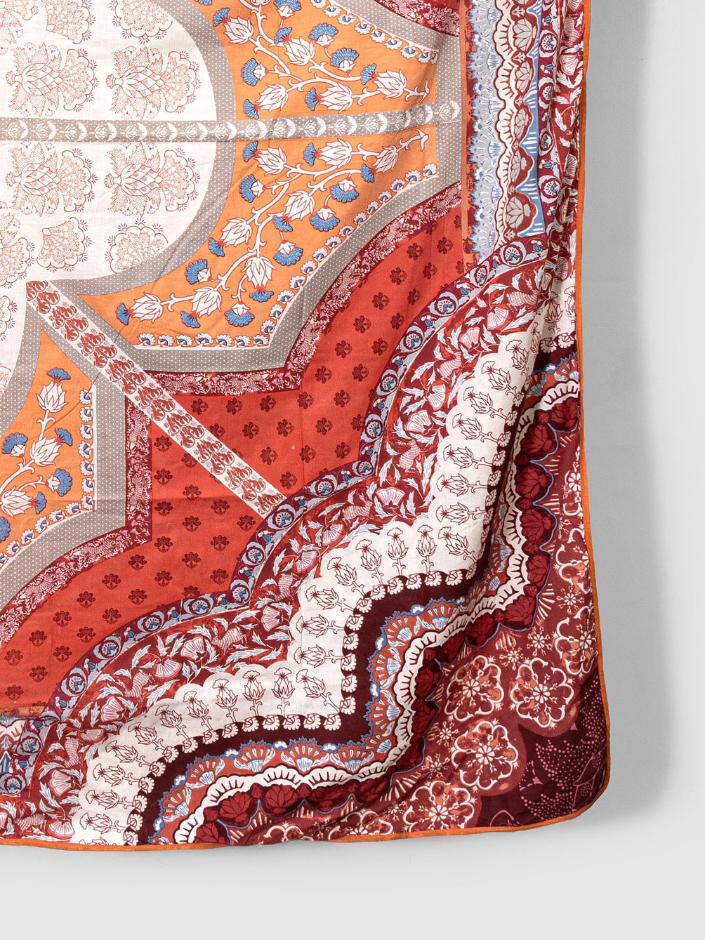 Celinea Hand Block Printed Dohar Contrast Living