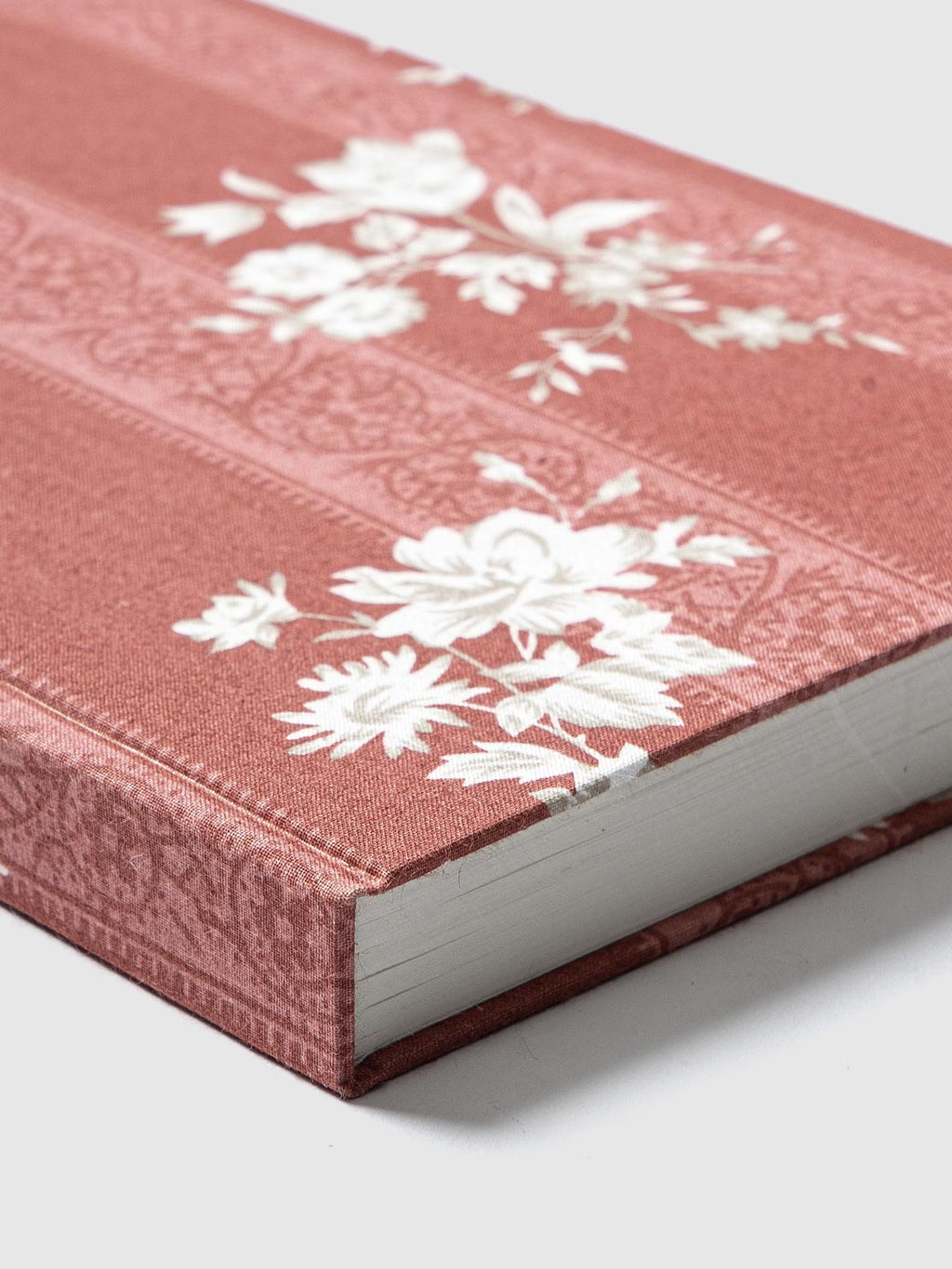 Victorian Petals Diary Contrast Living