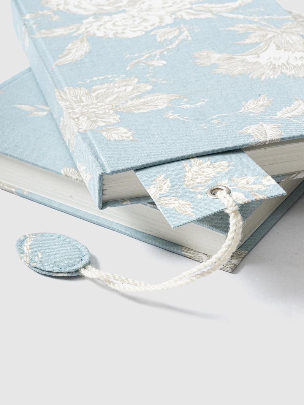 Sea Breeze Secrets Diary Contrast Living