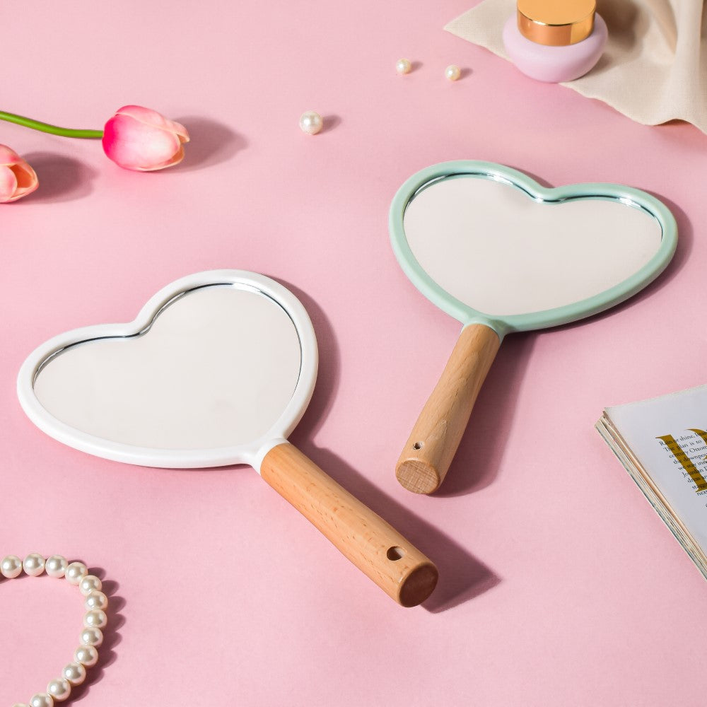 Chic Heart Hand Mirror Green Nestasia