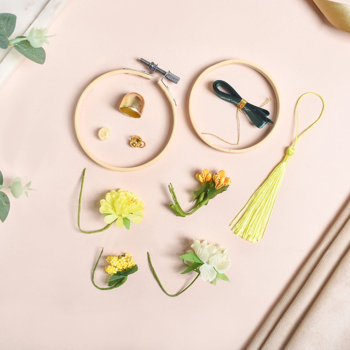 DIY Flower Car Charm For Rearview Mirror Nestasia