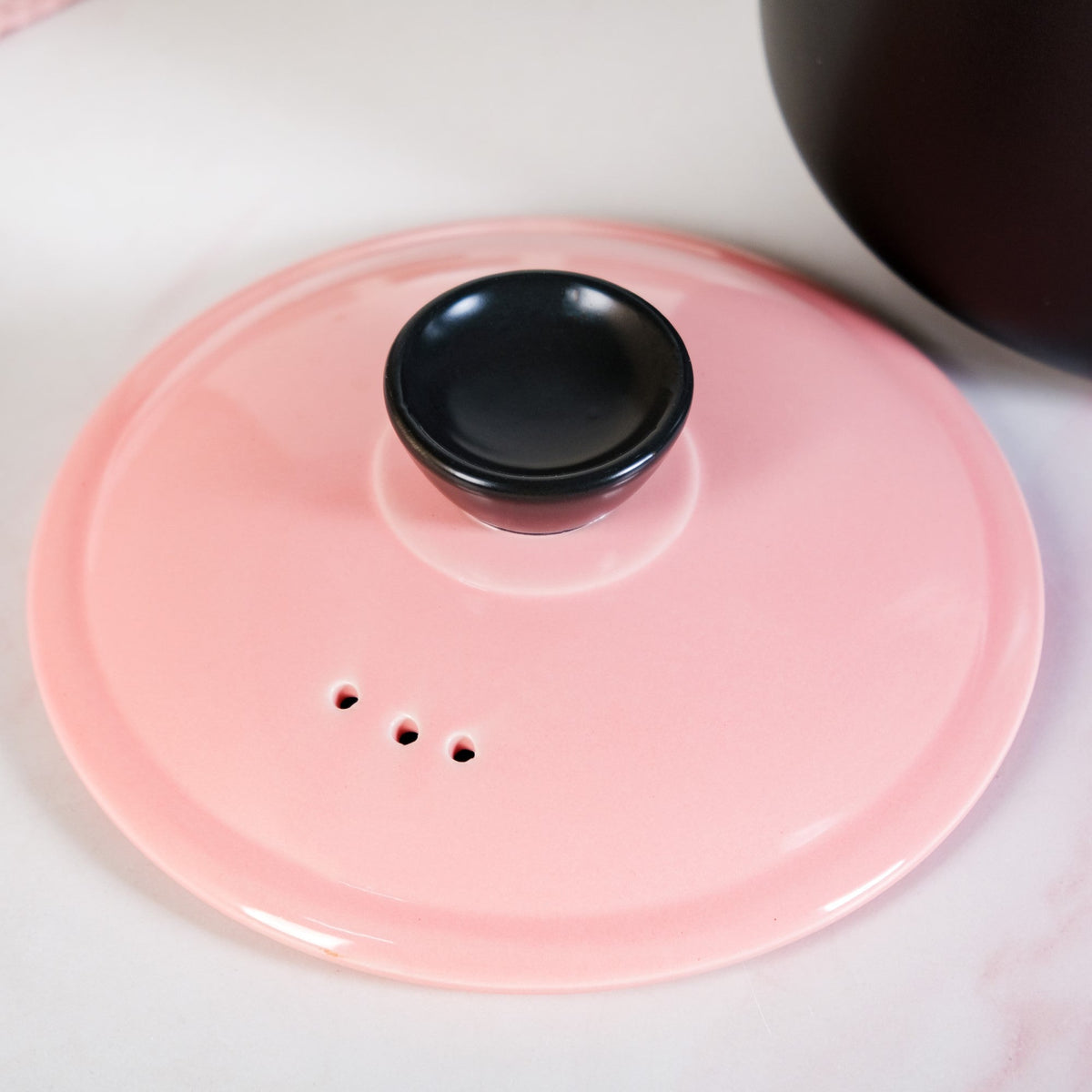 Flamora Ceramic Cooking Pot Pink Black 4700ml Nestasia