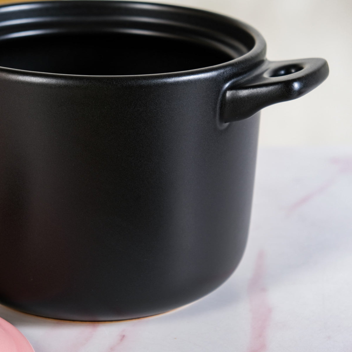 Flamora Ceramic Cooking Pot Pink Black 4700ml Nestasia