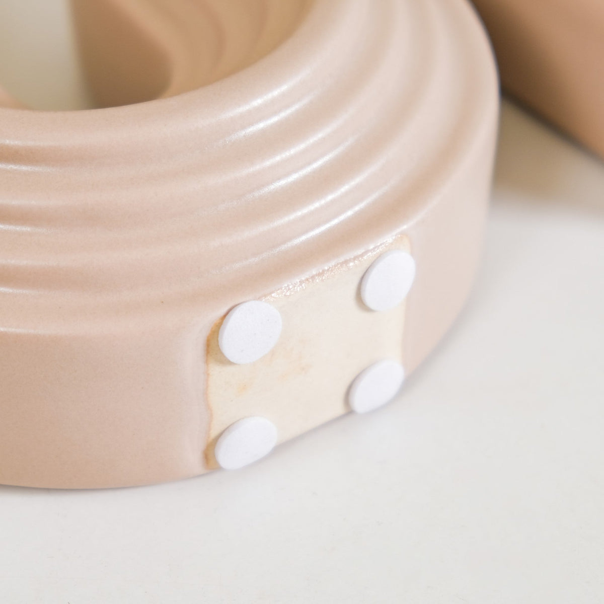 Nordic Wavy Ceramic Vase Beige Nestasia