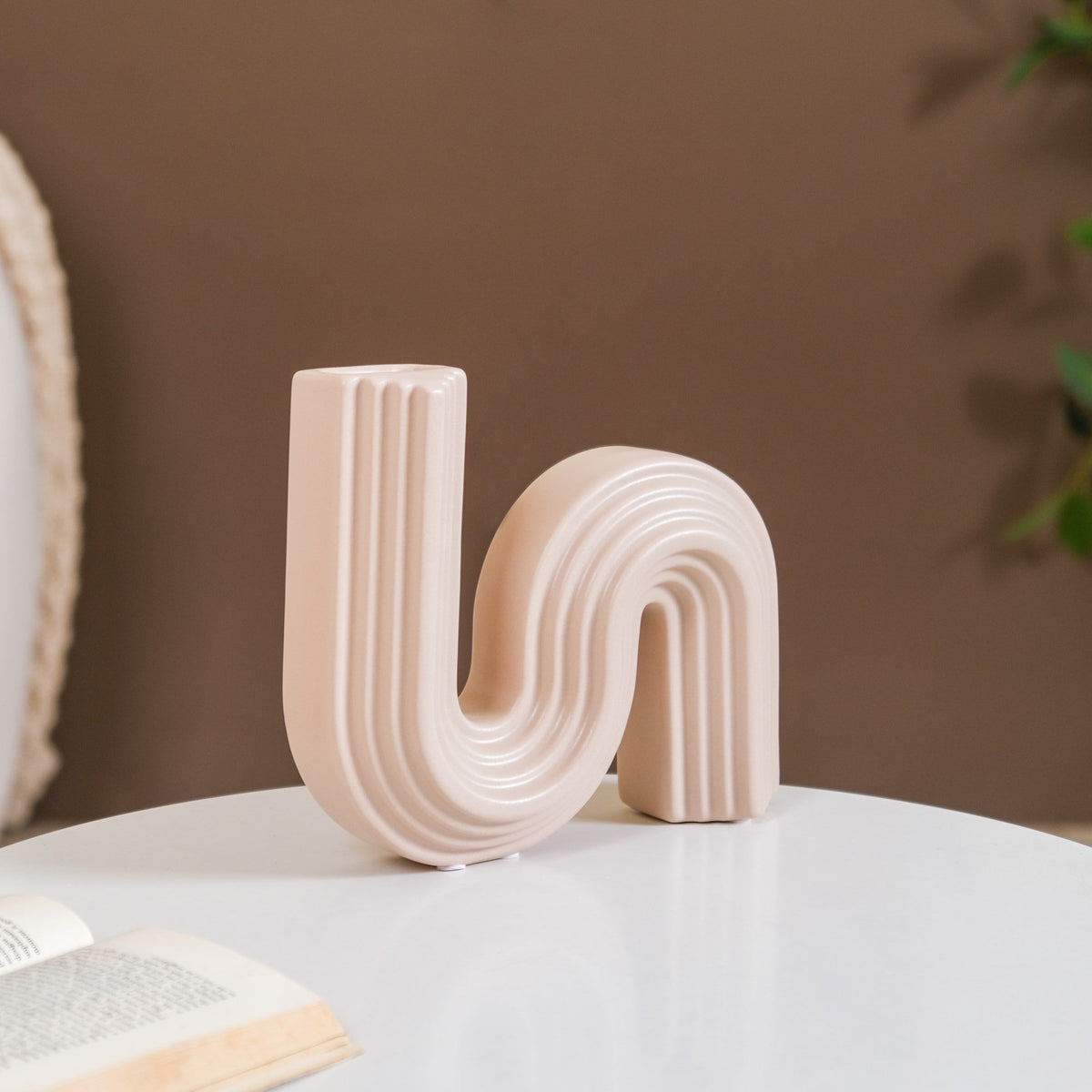Nordic Wavy Ceramic Vase Beige Nestasia