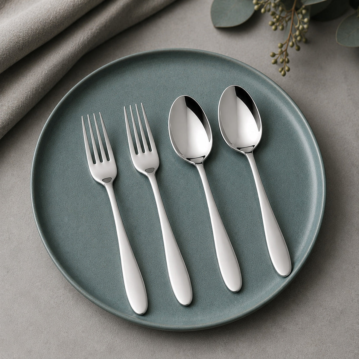 Mirror Finish Cutlery Set Of 12 Nestasia