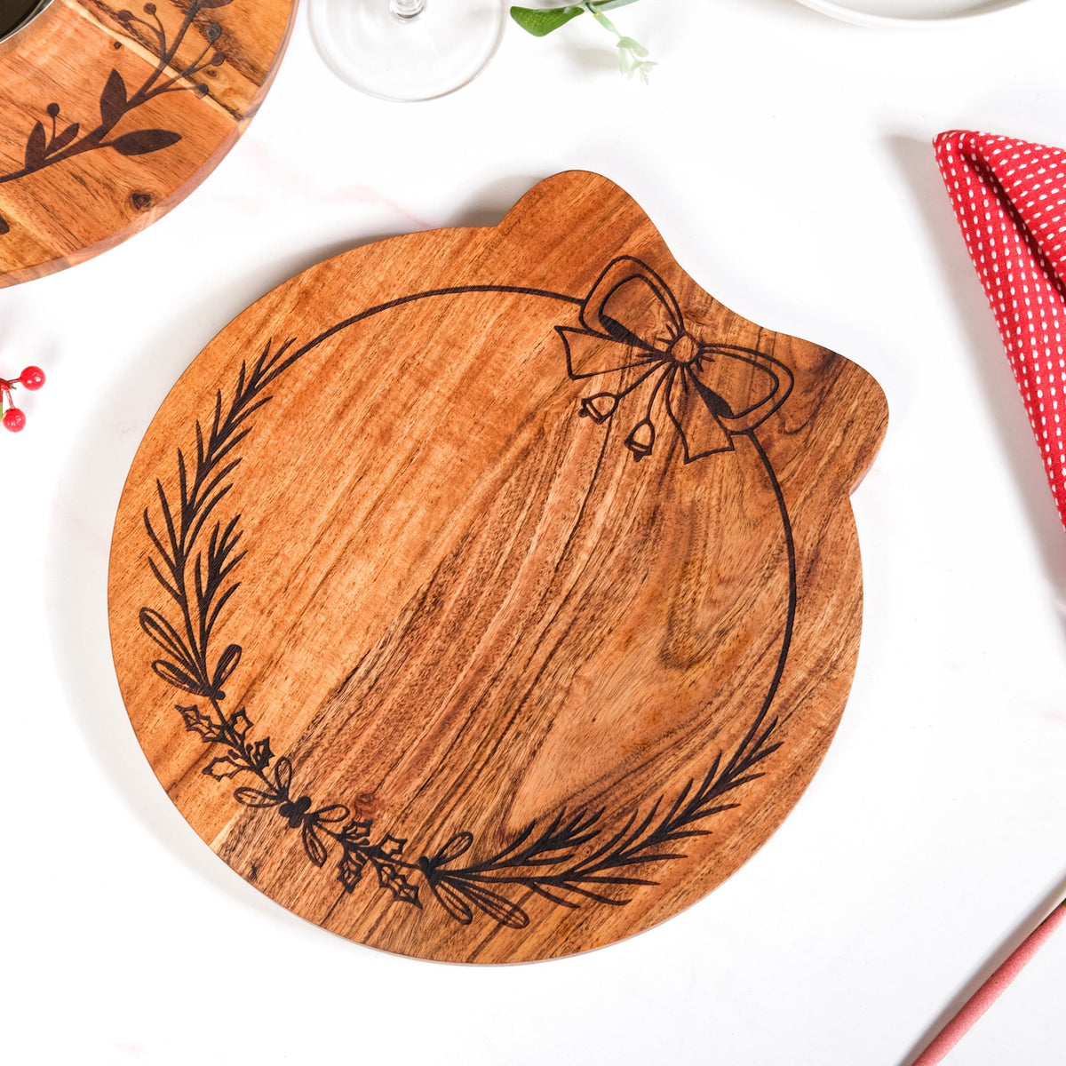 Christmas Wreath Acacia Serving Platter 30x29cm Nestasia
