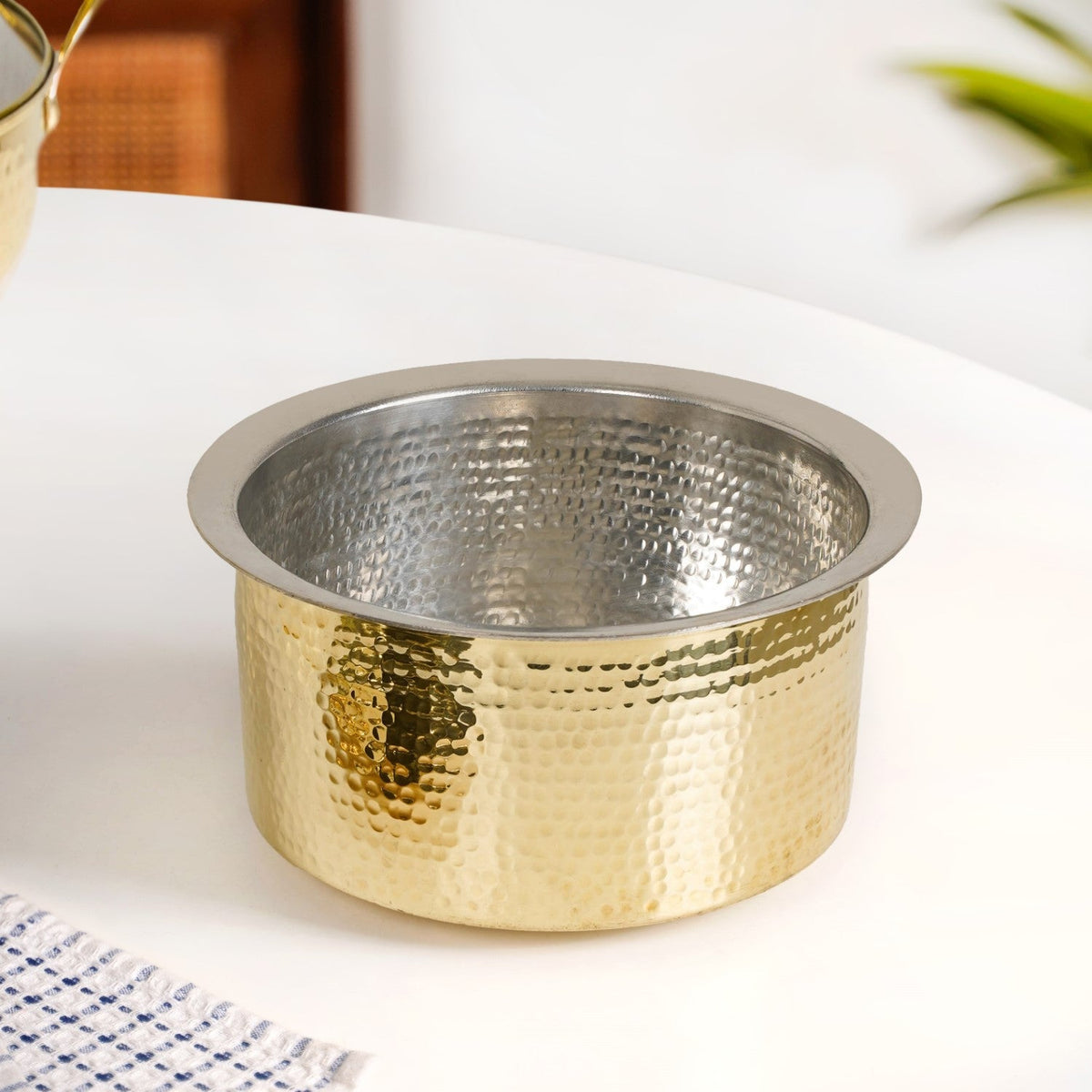 Pure Brass Patila With Lid 2000ml Nestasia