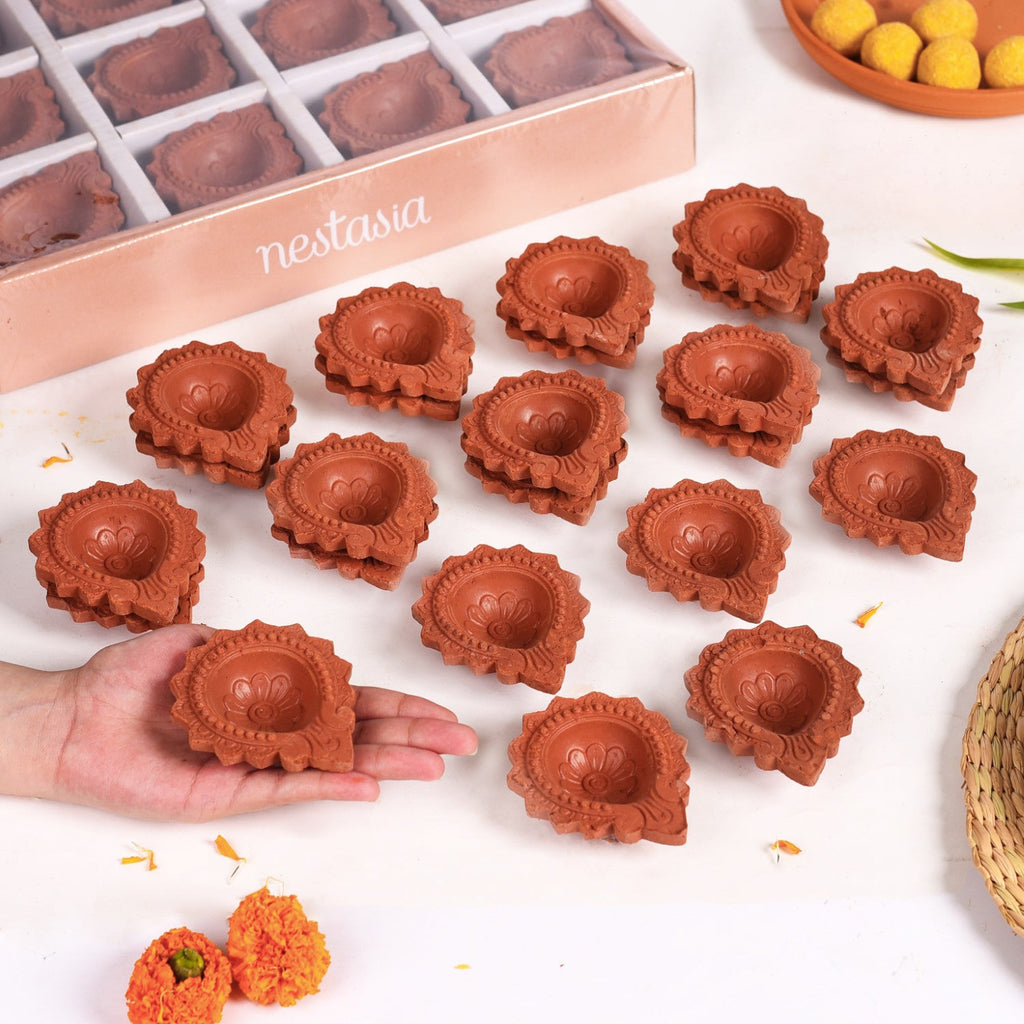 Petal Bordered Pure Terracotta Diyas Set Of 48 Nestasia